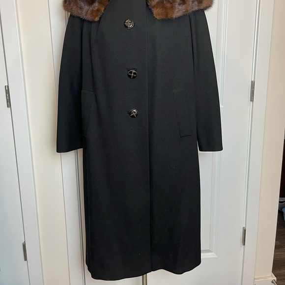 Black Vintage Deardon Coat with mink collar - Picture 2 of 9